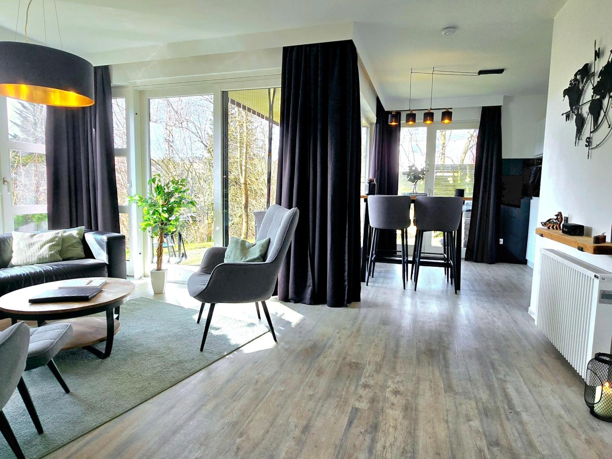 Ferienwohnung Fuchsbau Mit Kamin & Terrasse & Hunde Winterberg Exterior foto